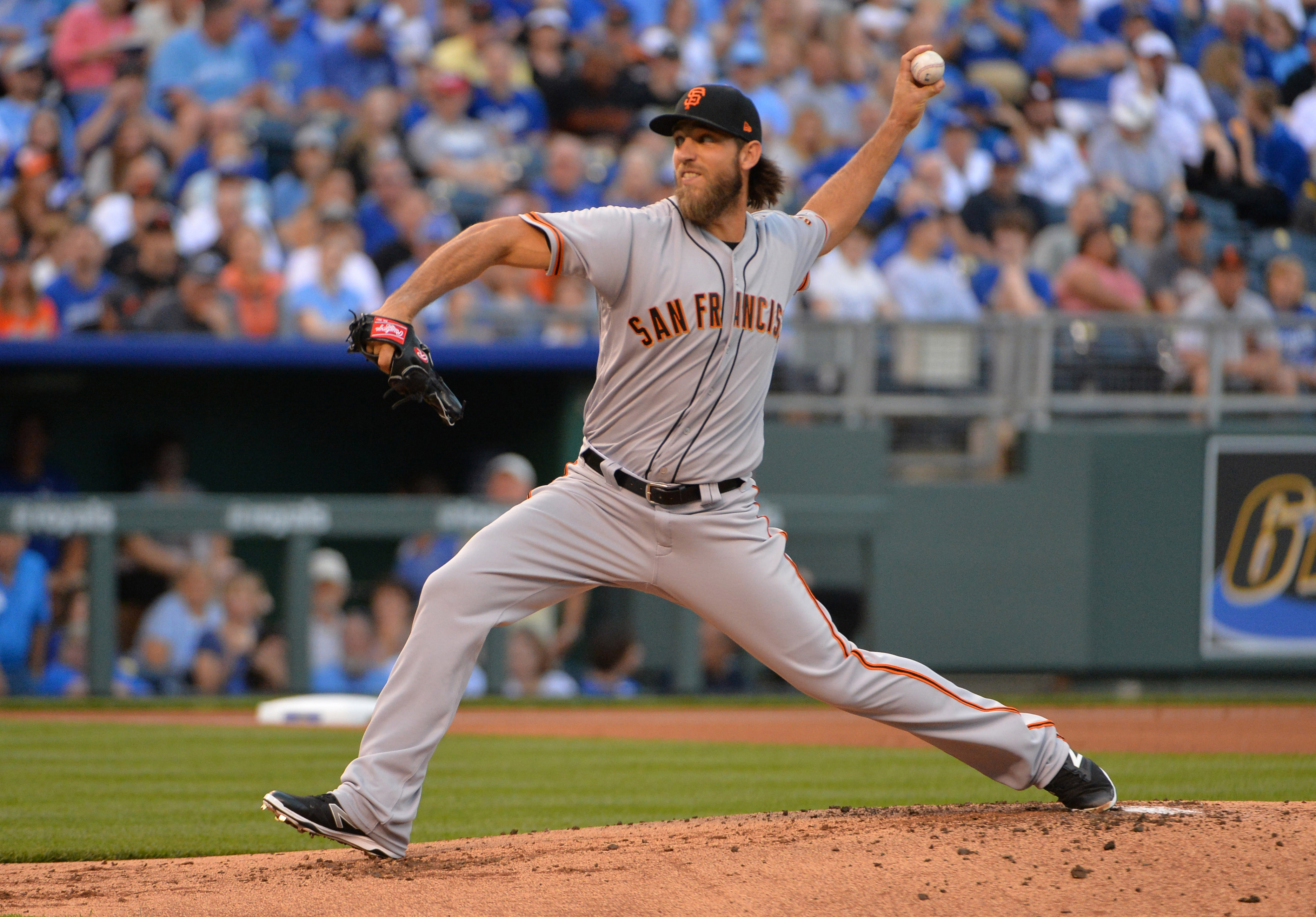 Giants' Madison Bumgarner to talk about his dirt bike accident, injuries