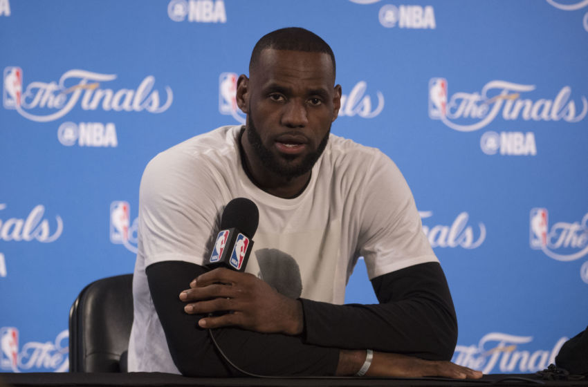 Warriors rout Cavaliers in Game 2 Warriors rout Cavaliers in Game 2