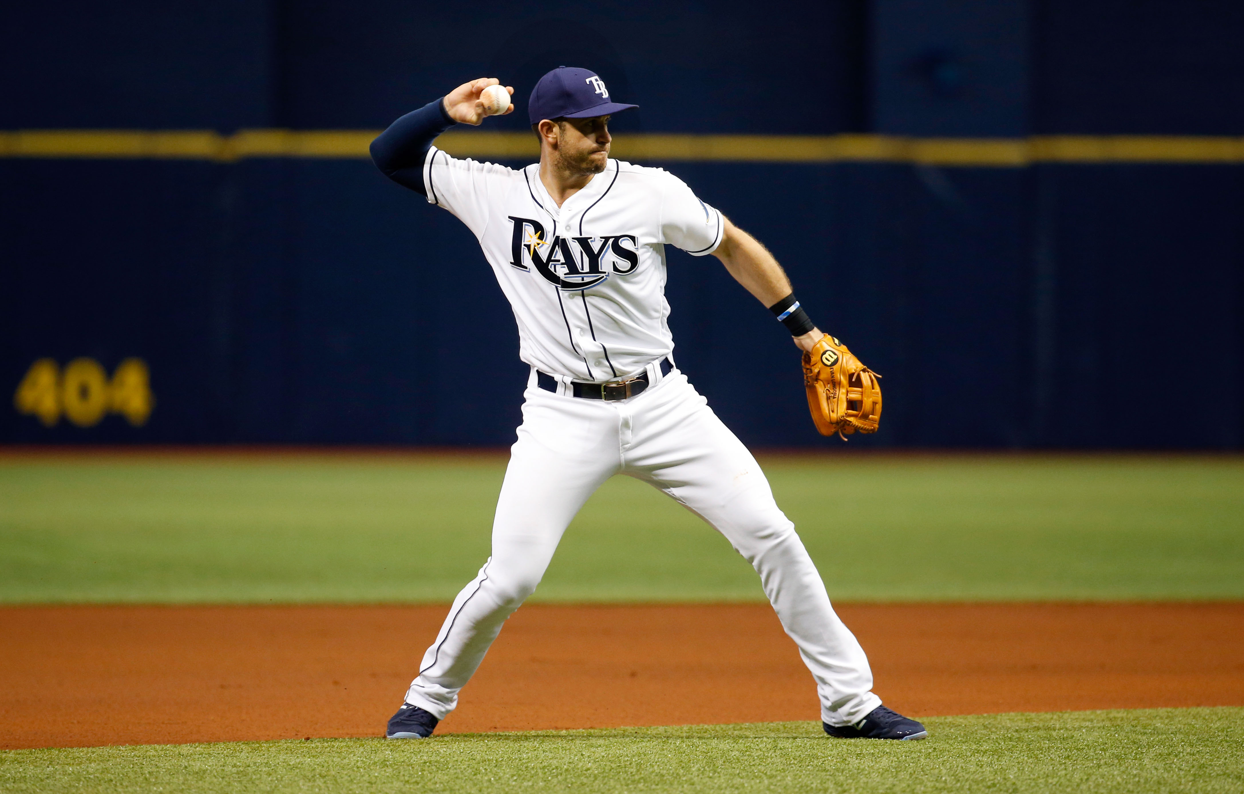 Twins in first place as big draft night arrives
