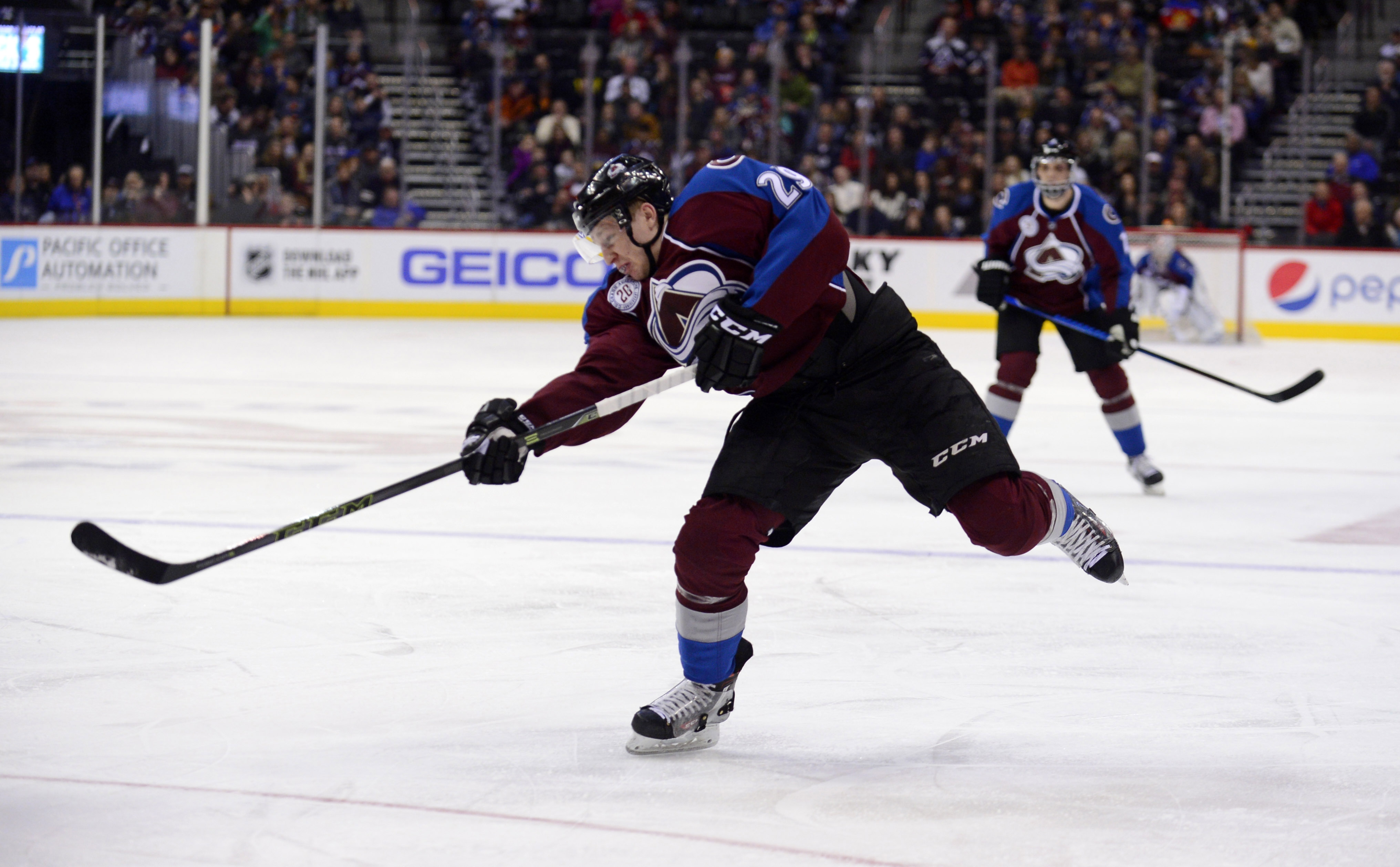 Colorado Avalanche MacKinnon Breaks Hockey with Goal