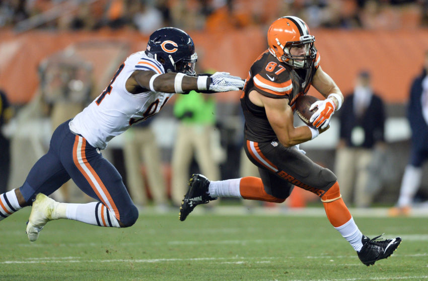 Sep 1, 2016; Cleveland, OH, USA; Chicago Bears outside linebacker Leonard Floyd (94) chases down Cleveland Browns tight end Seth Devalve (87) during the second half at FirstEnergy Stadium. The Bears won 21-7. Mandatory Credit: Ken Blaze-USA TODAY Sports