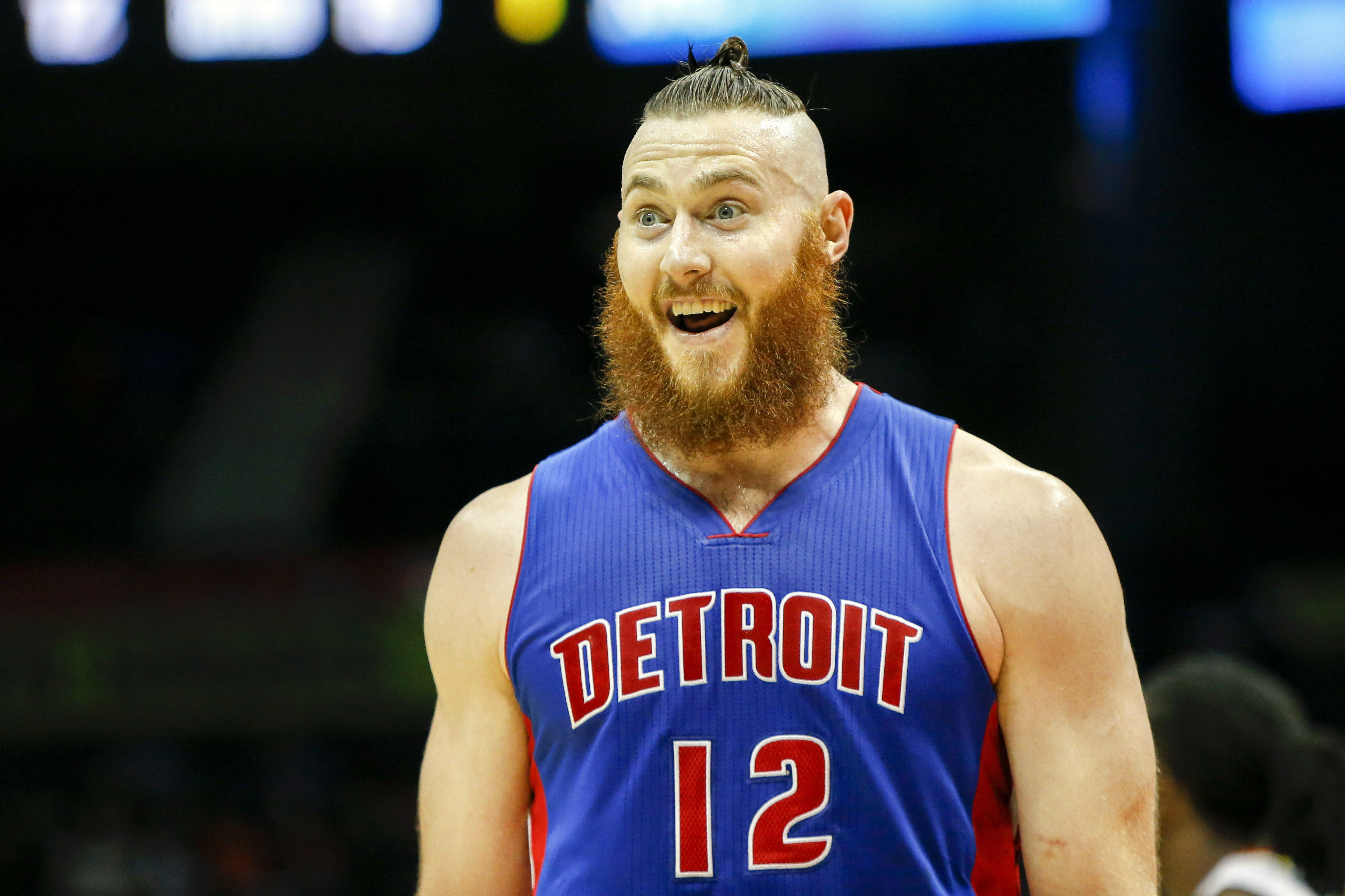 Detroit Pistons: Aron Baynes undecided on player option 