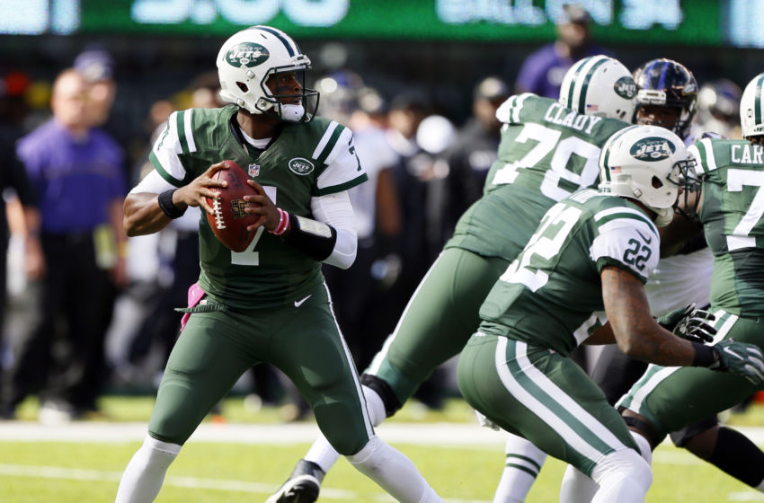 Oct 23, 2016; East Rutherford, NJ, USA; New York Jets quarterback Geno Smith (7) drops back to pass against Baltimore Ravens during first half at MetLife Stadium. Mandatory Credit: Noah K. Murray-USA TODAY Sports