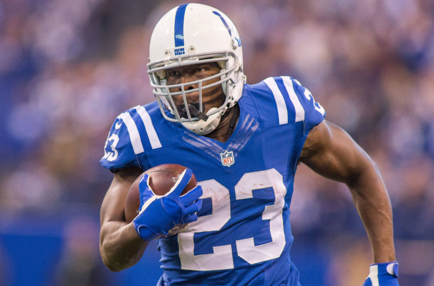Nov 20, 2016; Indianapolis, IN, USA; Indianapolis Colts running back Frank Gore (23) runs the ball after a catch in the first half of the game against the Tennessee Titans at Lucas Oil Stadium. Mandatory Credit: Trevor Ruszkowski-USA TODAY Sports