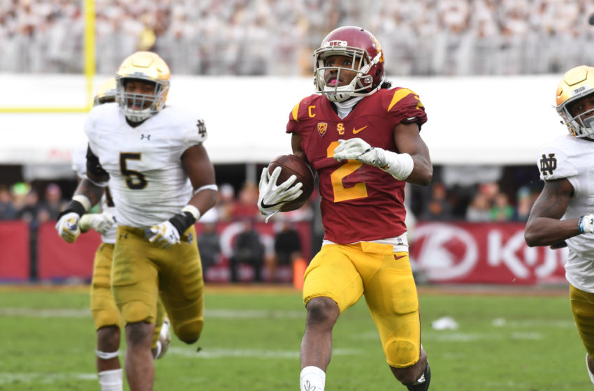Nov 26, 2016; Los Angeles, CA, USA; Southern California Trojans defensive back Adoree Jackson (2) scores on a 52-yard touchdown reception in the third quarter during a NCAA football game against the Notre Dame Fighting Irish at Los Angeles Memorial Coliseum. Mandatory Credit: Kirby Lee-USA TODAY Sports