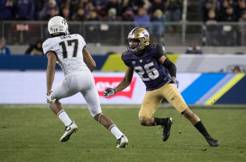 December 2, 2016; Santa Clara, CA, USA; Washington Huskies defensive back Sidney Jones (26) defends against Colorado Buffaloes wide receiver Kabion Ento (17) during the fourth quarter in the Pac-12 championship at Levi's Stadium. The Huskies defeated the Buffaloes 41-10. Mandatory Credit: Kyle Terada-USA TODAY Sports