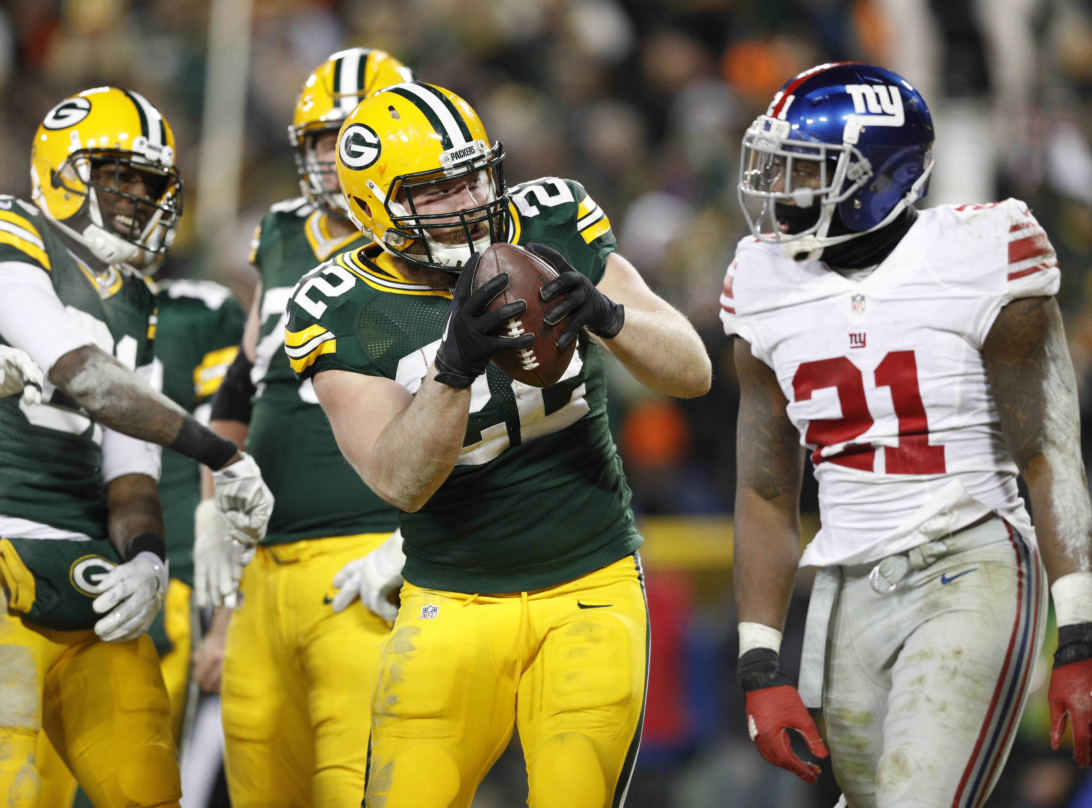 Former Packers Player Eddie Lacy is having a Garage Sale