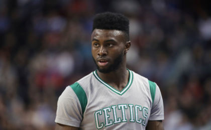 Celtics' Isaiah Thomas to miss next two games due to bruised knee Celtics' Isaiah Thomas to miss next two games due to bruised knee