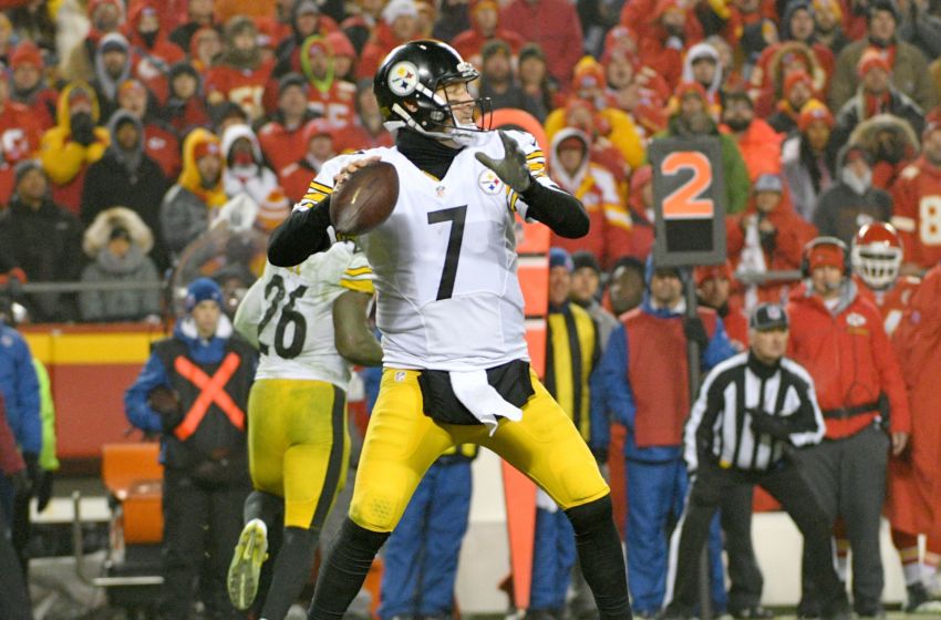 Jan 15, 2017; Kansas City, MO, USA; Pittsburgh Steelers quarterback Ben Roethlisberger (7) throws a pass in the AFC Divisional playoff game against the Kansas City Chiefs at Arrowhead Stadium. Pittsburgh won 18-16. Mandatory Credit: Denny Medley-USA TODAY Sports