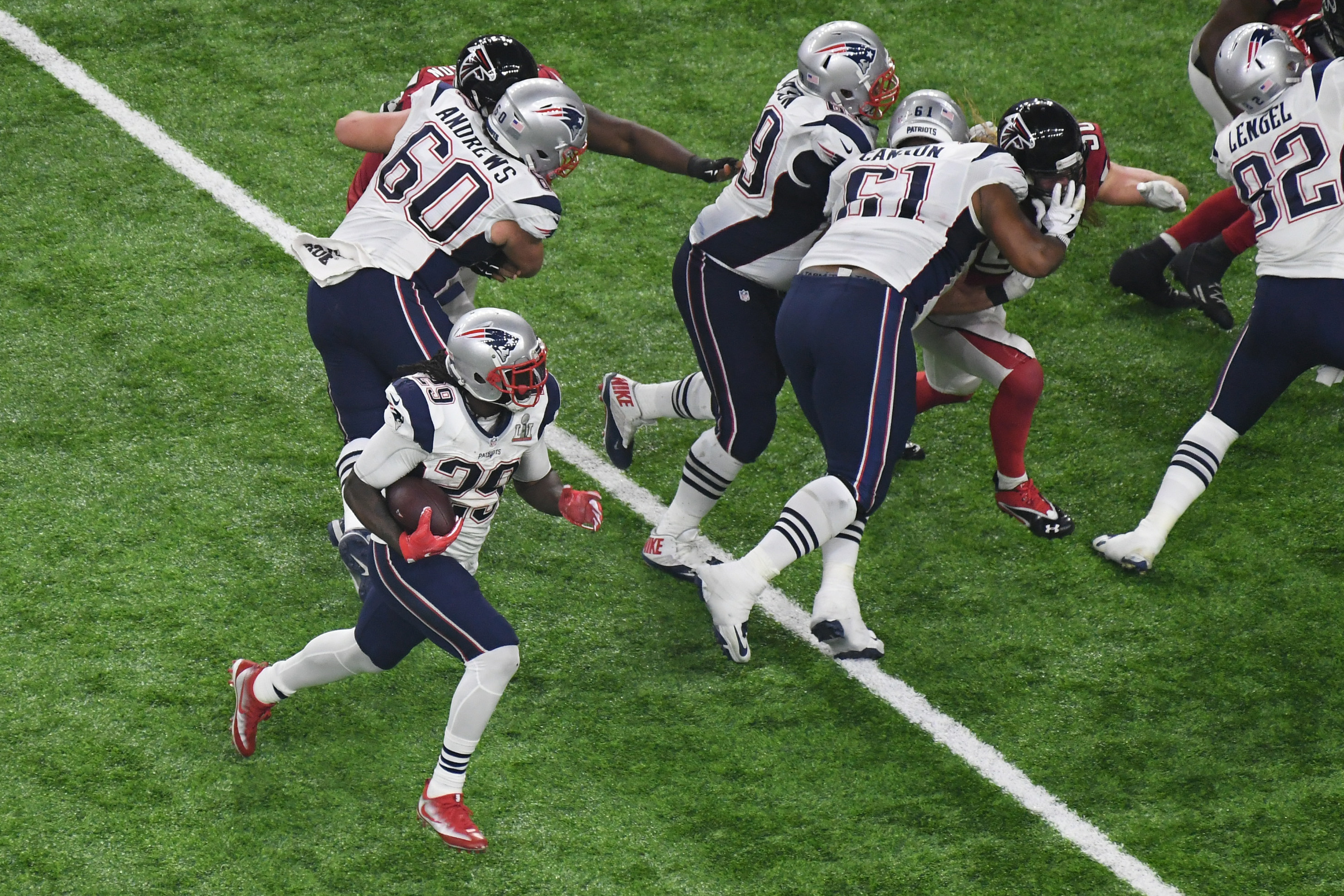 New England Patriots extend rare tender to LeGarrette Blount New England Patriots extend rare tender to LeGarrette Blount