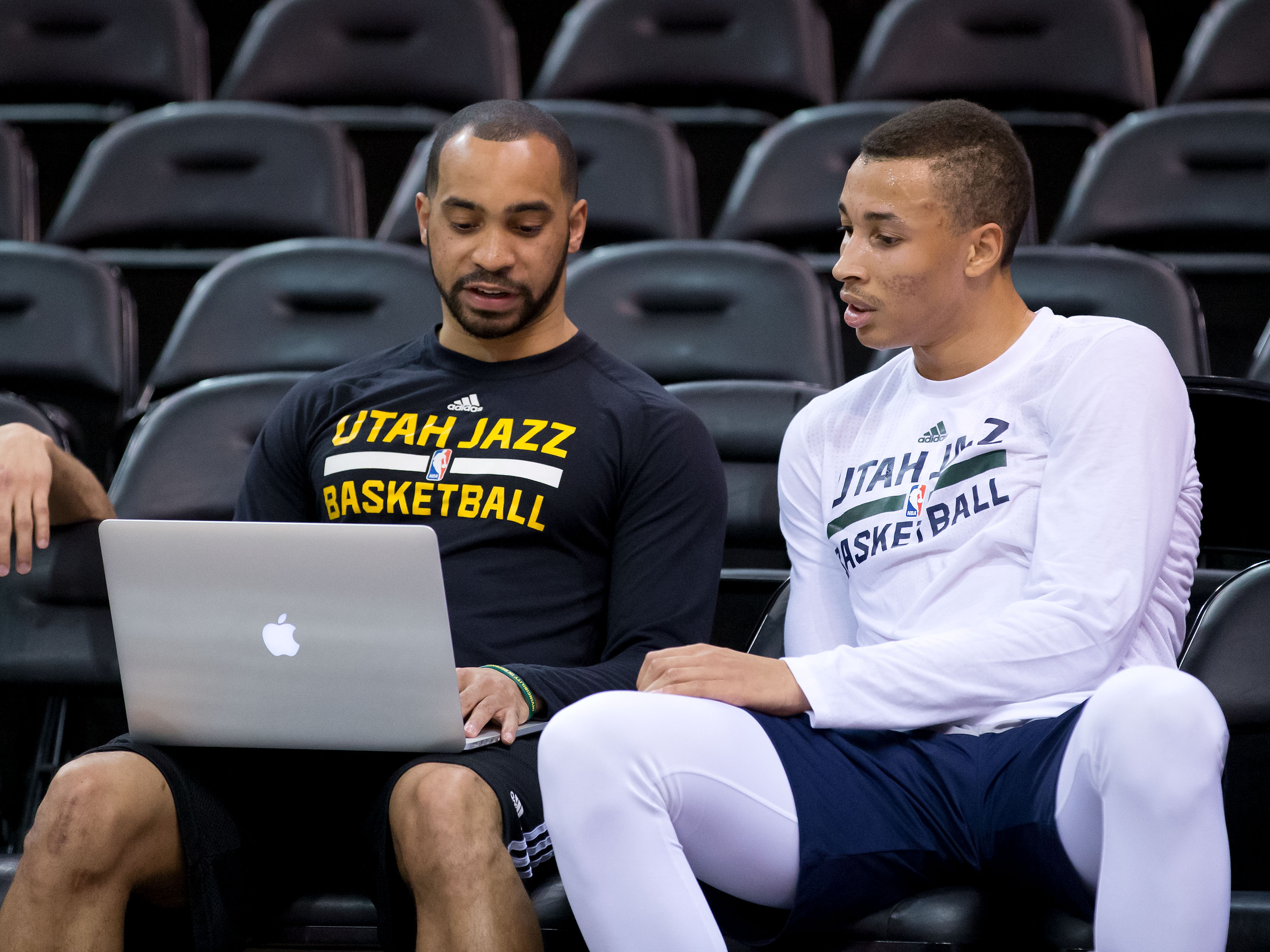 Utah Jazz's Trade Decision Hinges on Success of Favors, Exum