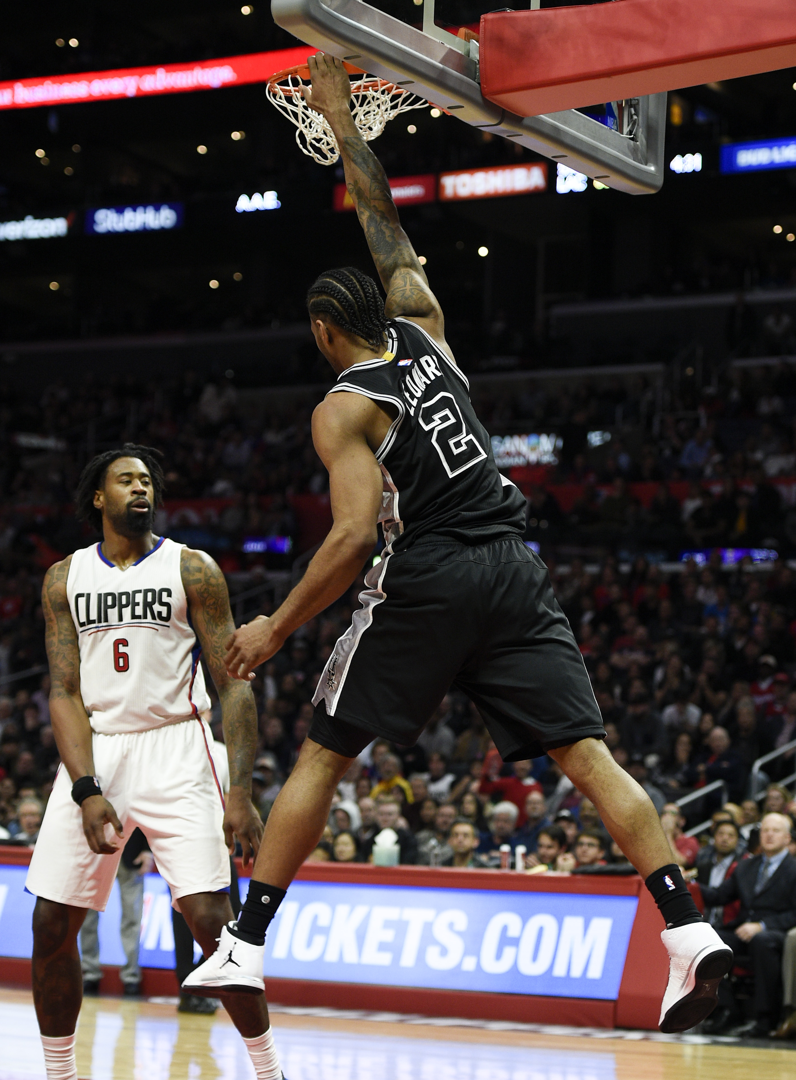 Spurs Show Versatility and Depth, Beat Clippers in LA.