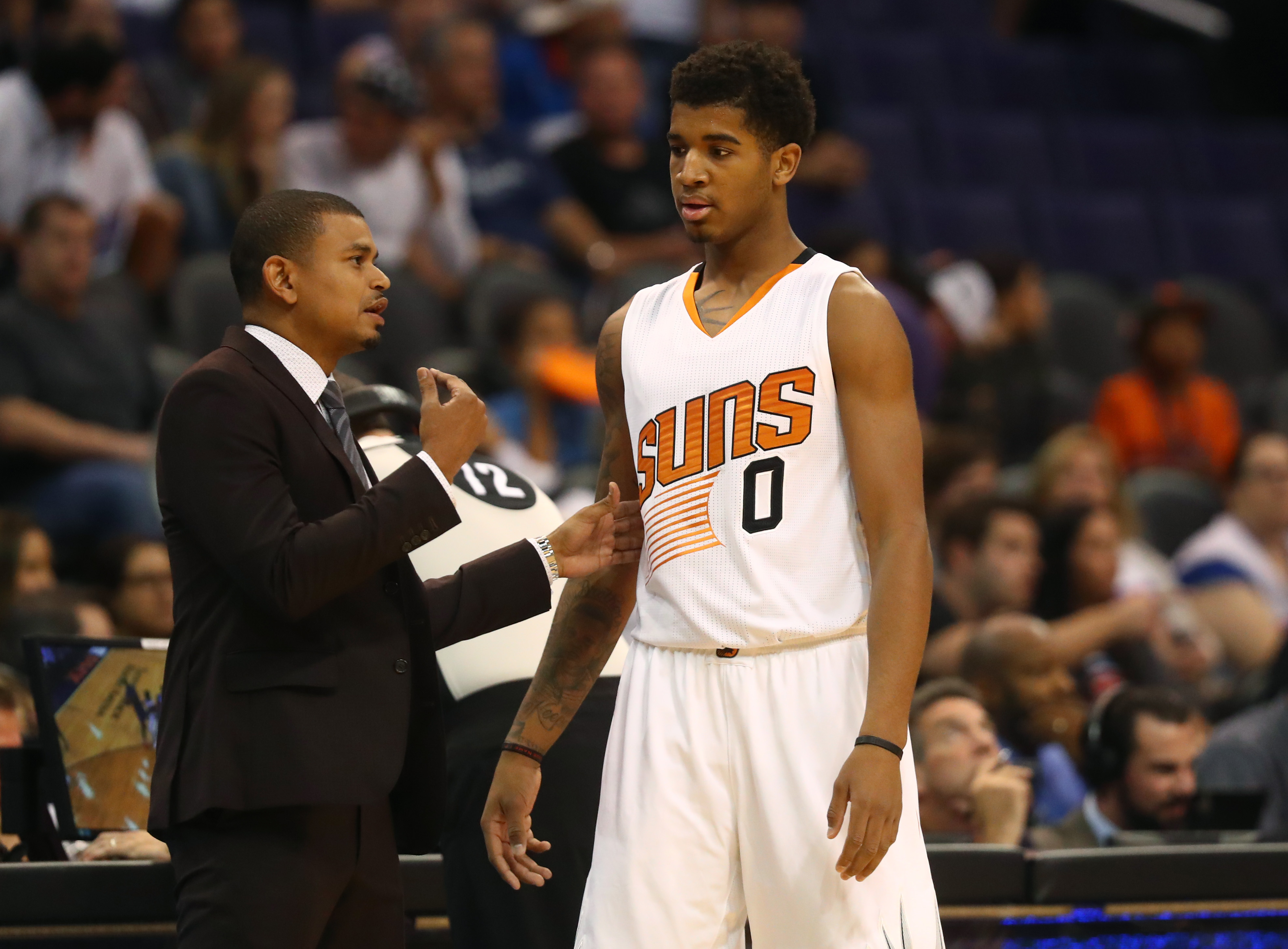 Phoenix Suns rookie Marquese Chriss finishes windmill dunk (Video)