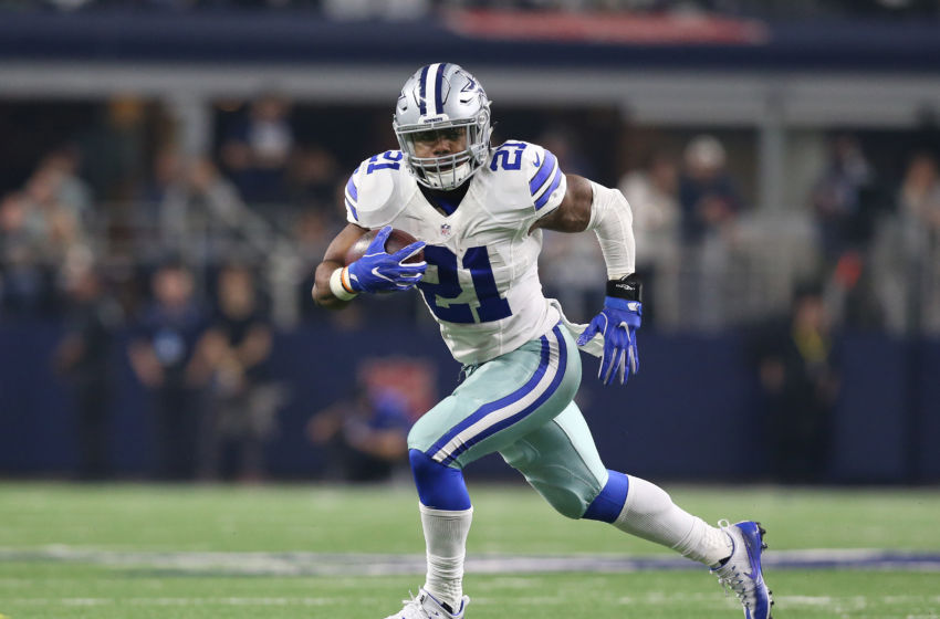 Jan 15, 2017; Arlington, TX, USA; Dallas Cowboys running back Ezekiel Elliott (21) runs with the ball against the Green Bay Packers in the NFC Divisional playoff game at AT&T Stadium. Mandatory Credit: Matthew Emmons-USA TODAY Sports