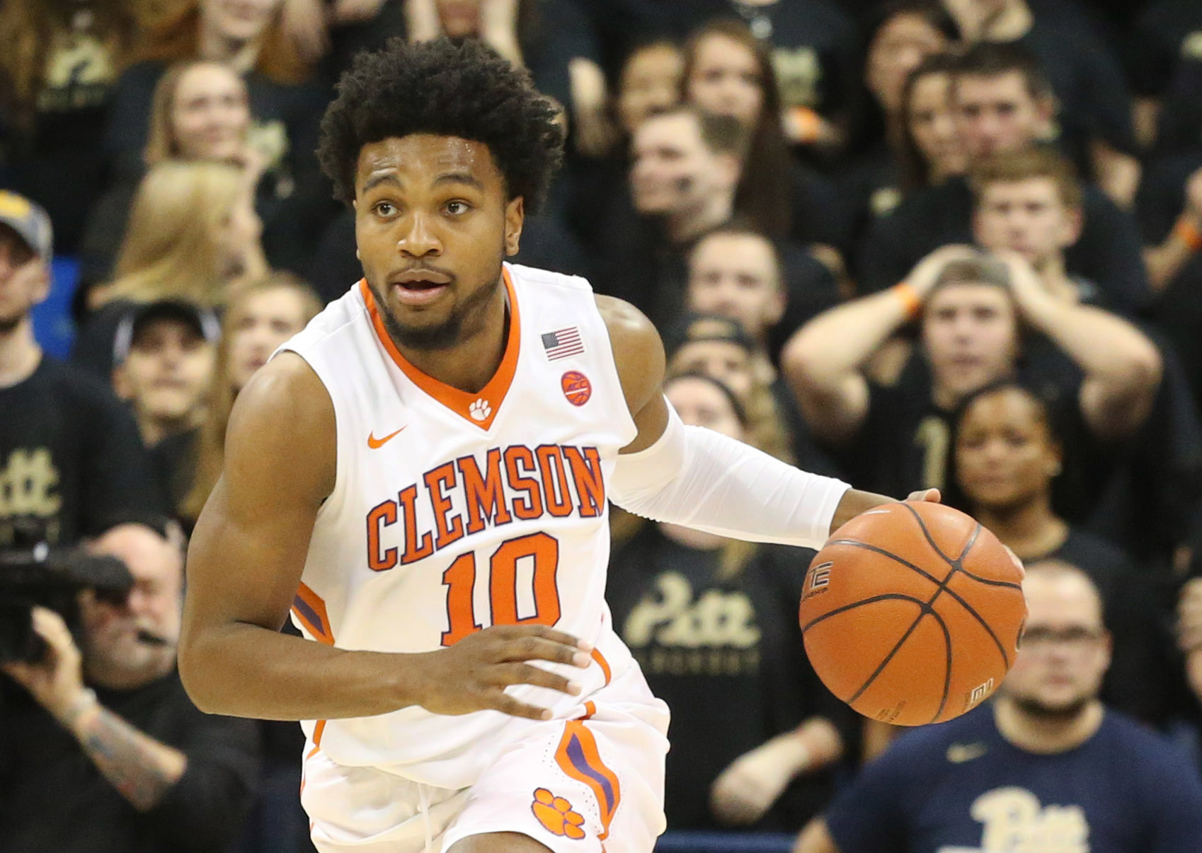 Jan 28, 2017; Pittsburgh, PA, USA; Clemson Tigers guard Gabe DeVoe (10) dribbles the ball against the Pittsburgh Panthers during the second half at the Petersen Events Center. Clemson won 67-60. Mandatory Credit: Charles LeClaire-USA TODAY Sports