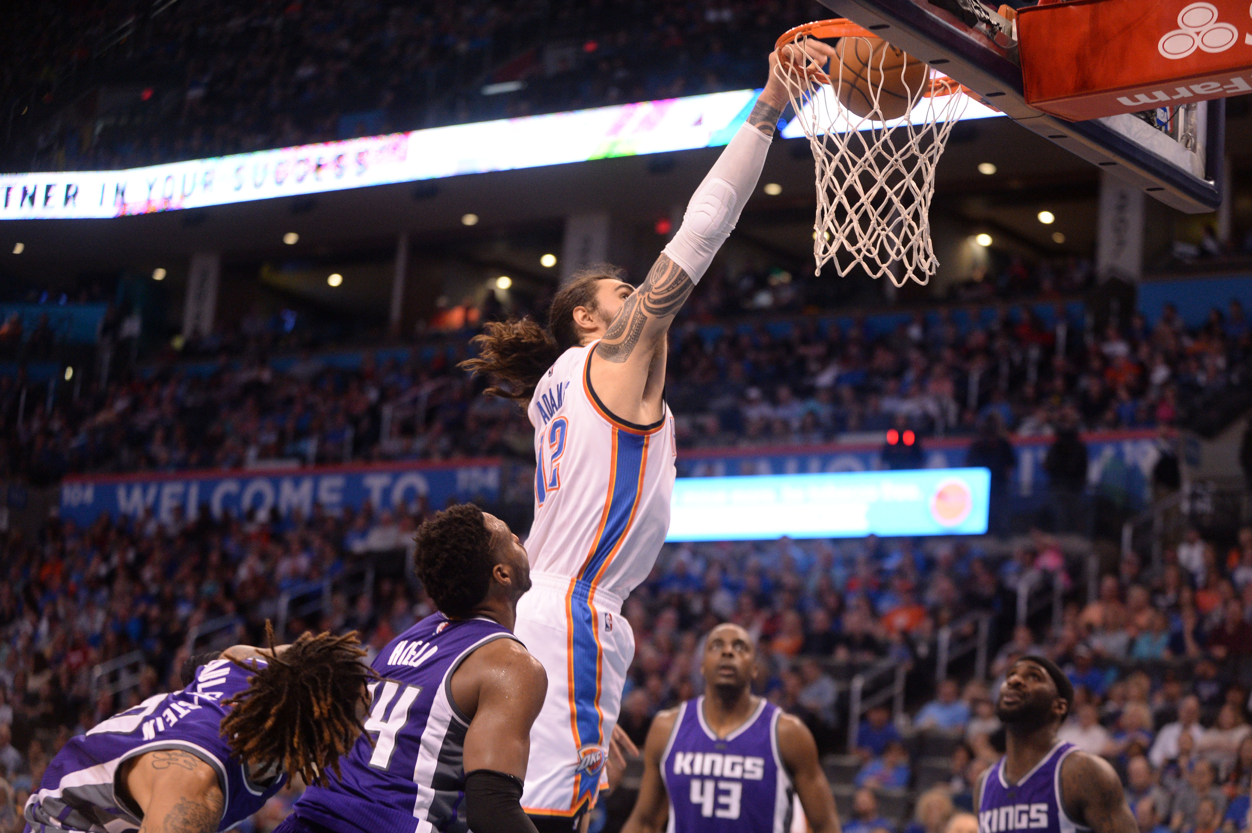 Oklahoma city thunder defeat sacramento kings for fifth straight win 