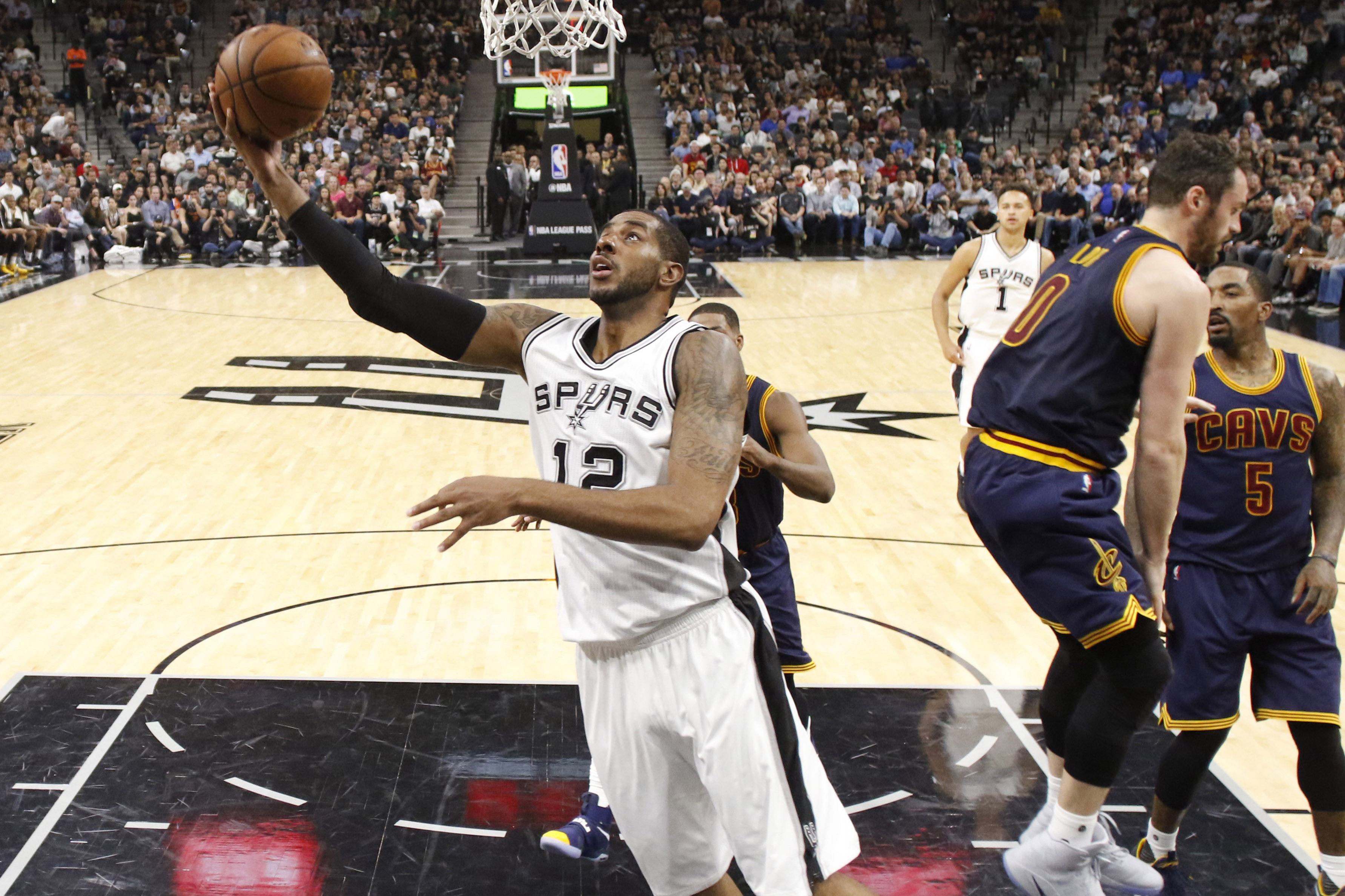 Leonard scores 27, Spurs rally to top Thunder 100-95 Leonard scores 27, Spurs rally to top Thunder 100-95