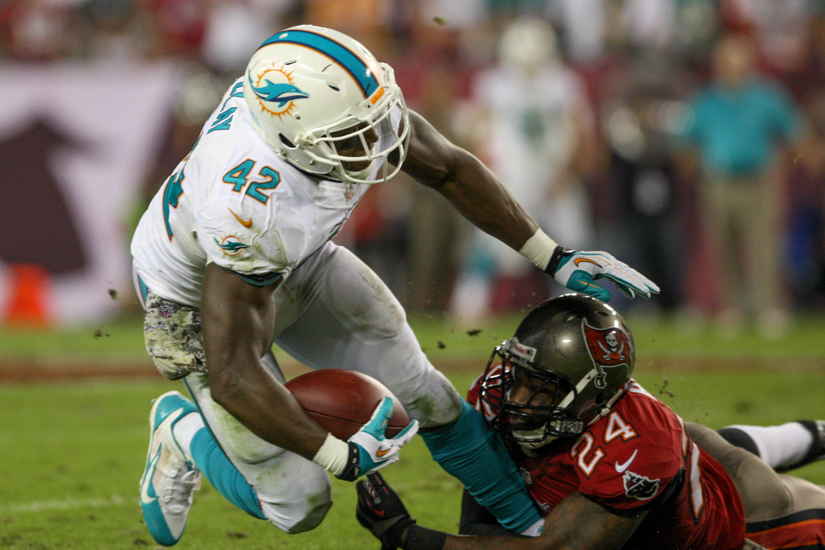 Jake Long Announces Retirement from NFL After 9-Year Career Jake Long Announces Retirement from NFL After 9-Year Career