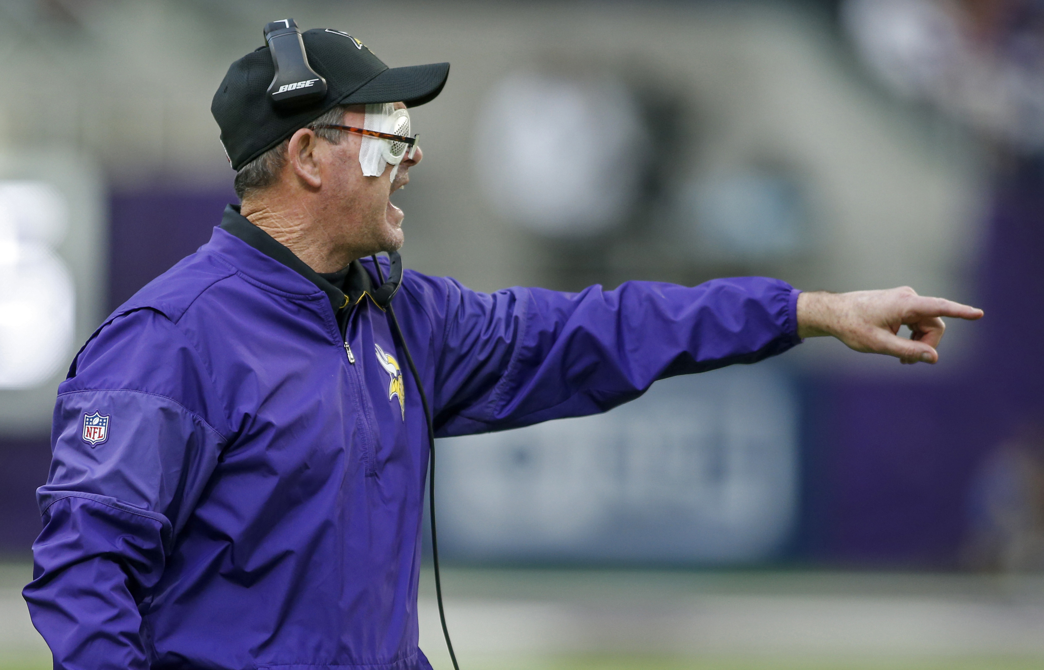 Minnesota Vikings head coach Mike Zimmer to have another eye surgery