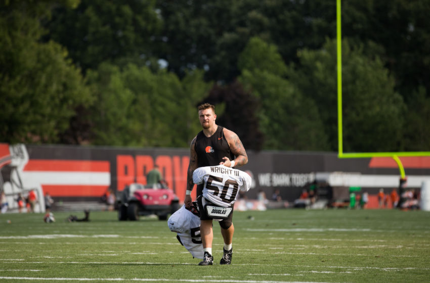 9415500-nfl-cleveland-browns-training-ca