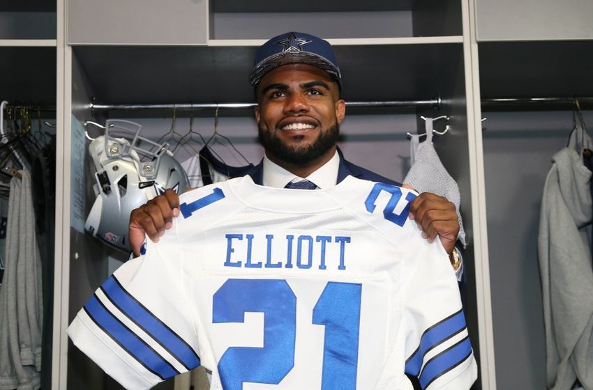 what is ezekiel elliott jersey number