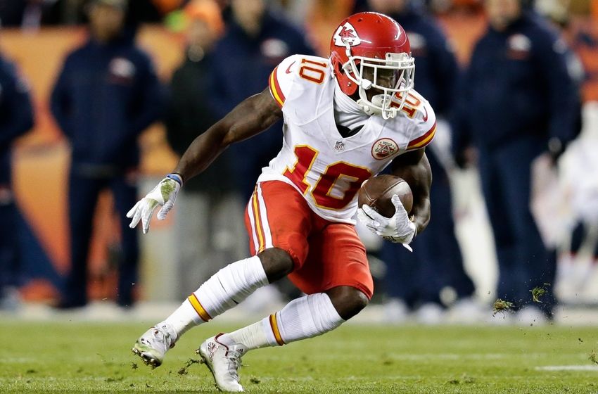 Tyreek Hill, De'Anthony Thomas High-Five During Kick-Return TD (Video)