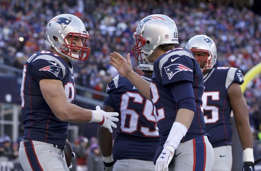 Tom Brady fakes Eric Berry out of his cleats for touchdown pass (Video)