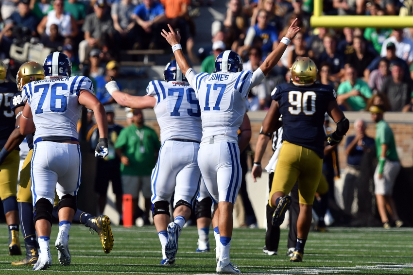 notre-dame-fans-burned-down-their-1-3-team-on-twitter