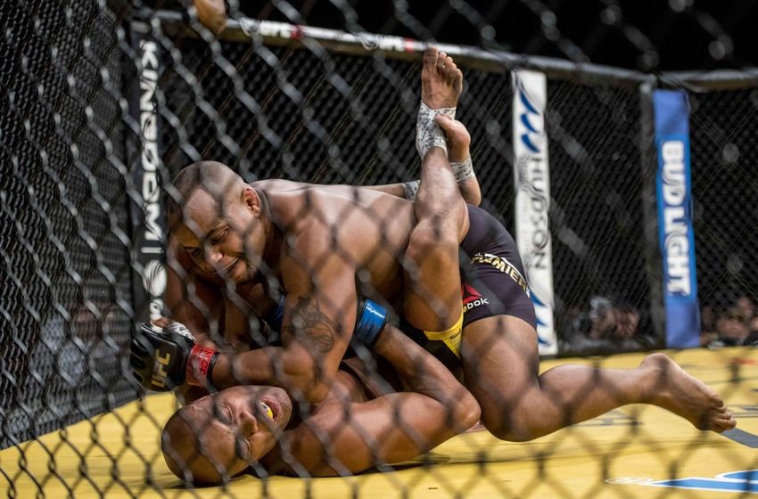 9377493-daniel-cormier-anderson-silva-mma-ufc-200-cormier-vs-silva-850x560.jpg