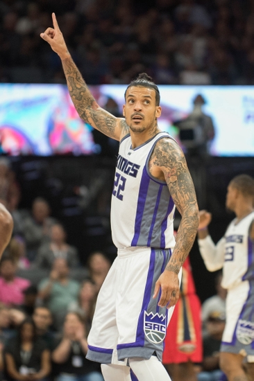Matt Barnes and Boogie behave during postponed game (Video)