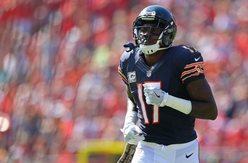 Nov 13, 2016; Tampa, FL, USA; Chicago Bears wide receiver Alshon Jeffery (17) against the Tampa Bay Buccaneers at Raymond James Stadium. The Buccaneers won 36-10. Mandatory Credit: Aaron Doster-USA TODAY Sports