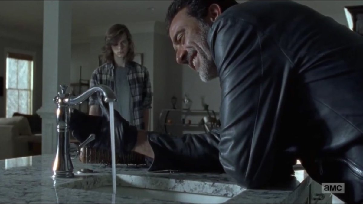 The Walking Dead: How does the Alexandria have running water?