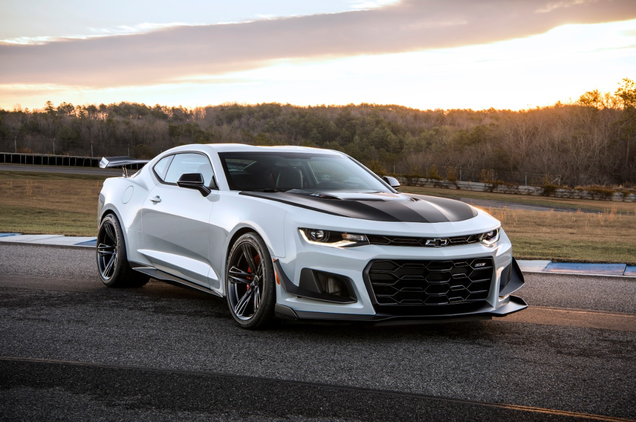 Camaro ZL1 1LE: First Unit Of The 2018 Chevrolet Track-Focused Car Sold For $250,000