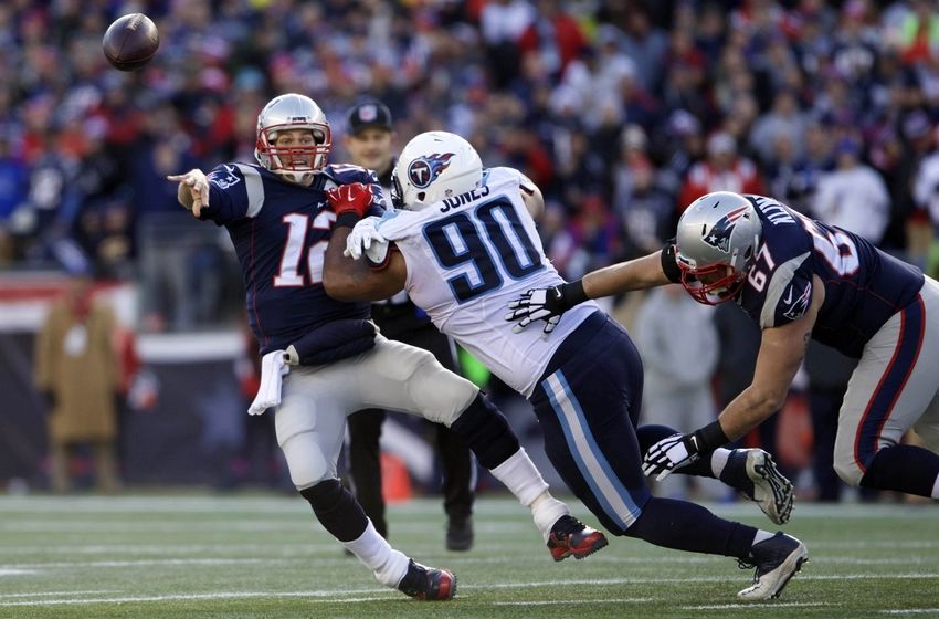 daquan-jones-tom-brady-nfl-tennessee-tit