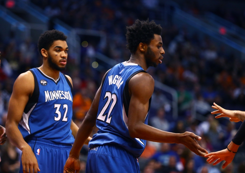 Andrew Wiggins and Karl-Anthony Towns play Call of Duty