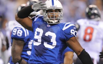 Ex-Colts pass rusher Dwight Freeney, shown celebrating a sack, is looking for a new team. (Photo: Matt Detrich, USA TODAY Sports)