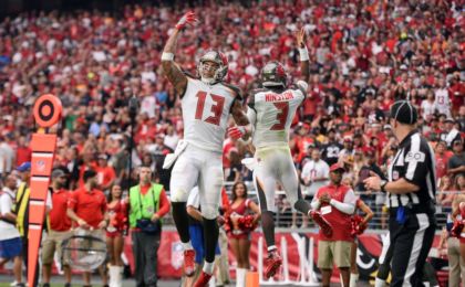 Sep 18, 2016; Glendale, AZ, USA; Tampa Bay Buccaneers wide receiver Mike Evans (13) and quarterback <a rel=