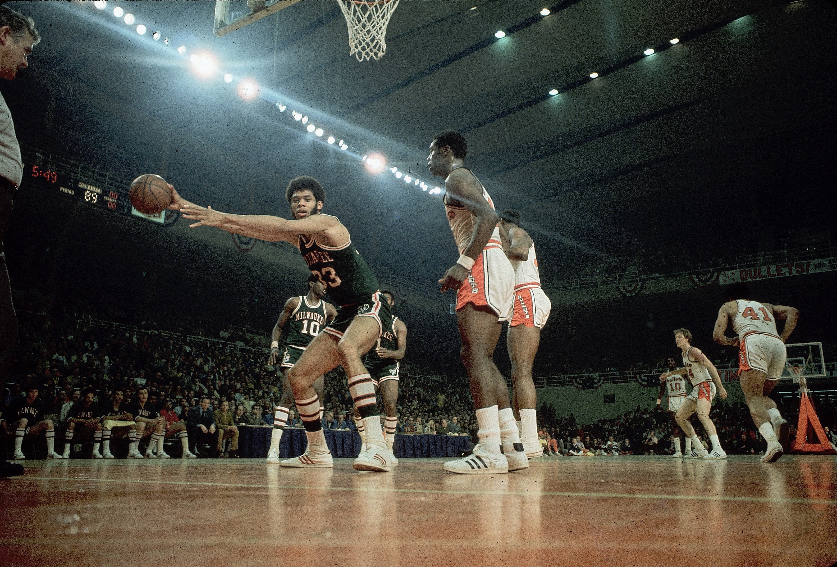 1971 NBA Finals: Milwaukee d. Bullets in 4 | Milwaukee bucks, Nba ...