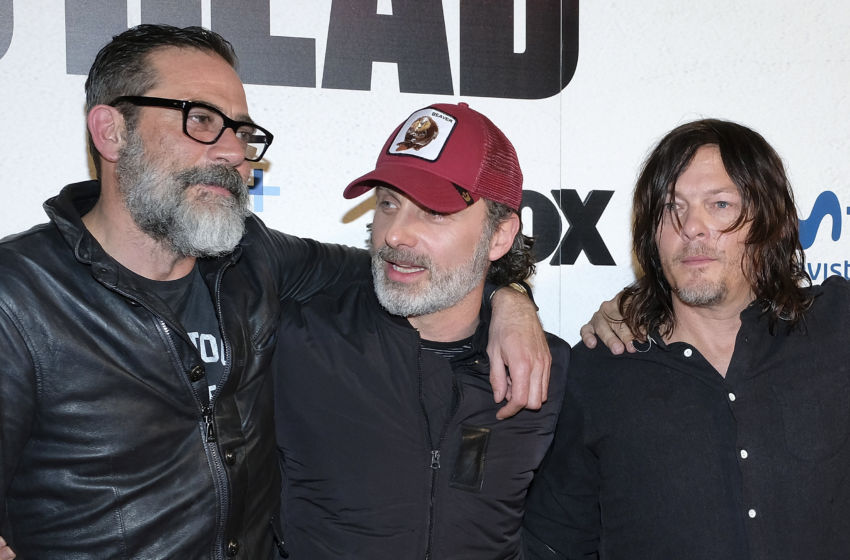 The Walking Dead Norman Reedus Surprises Jeffrey Dean Morgan With A Birthday Cake 4627