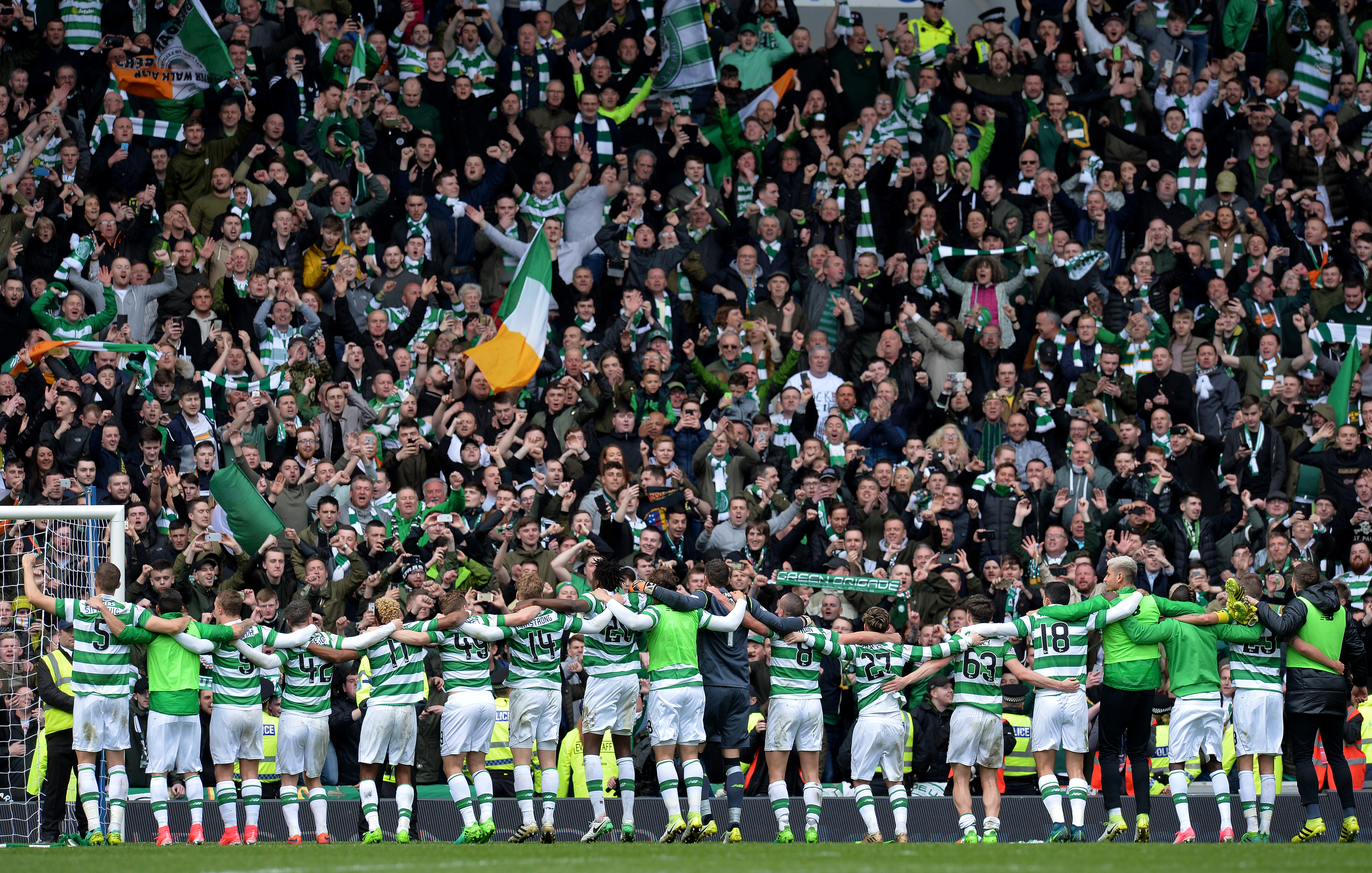 Celtic continue march to unbeaten season with 3-1 win over Aberdeen