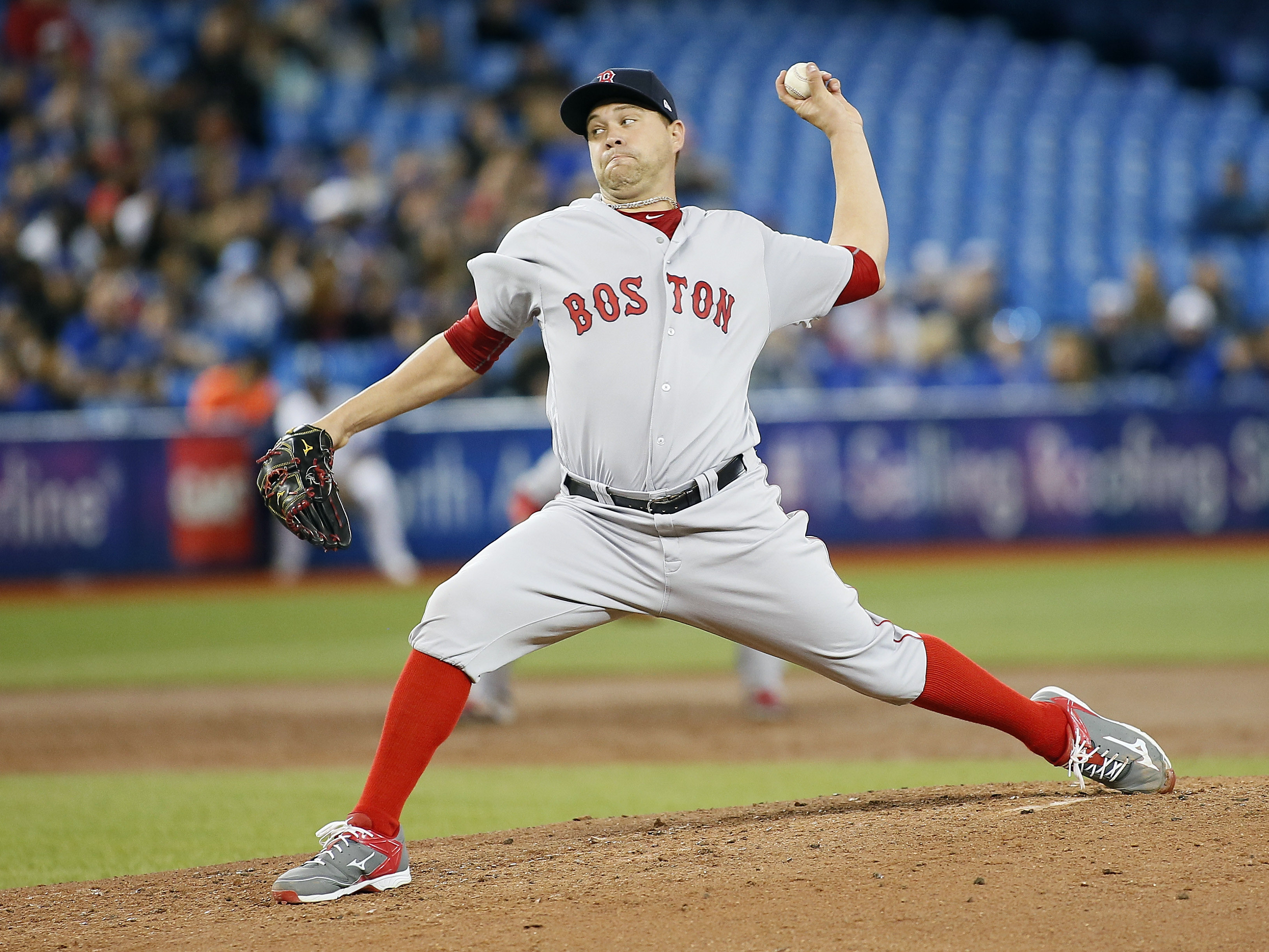 boston-red-sox-brian-johnson-earns-first-mlb-win-despite-rough-outing