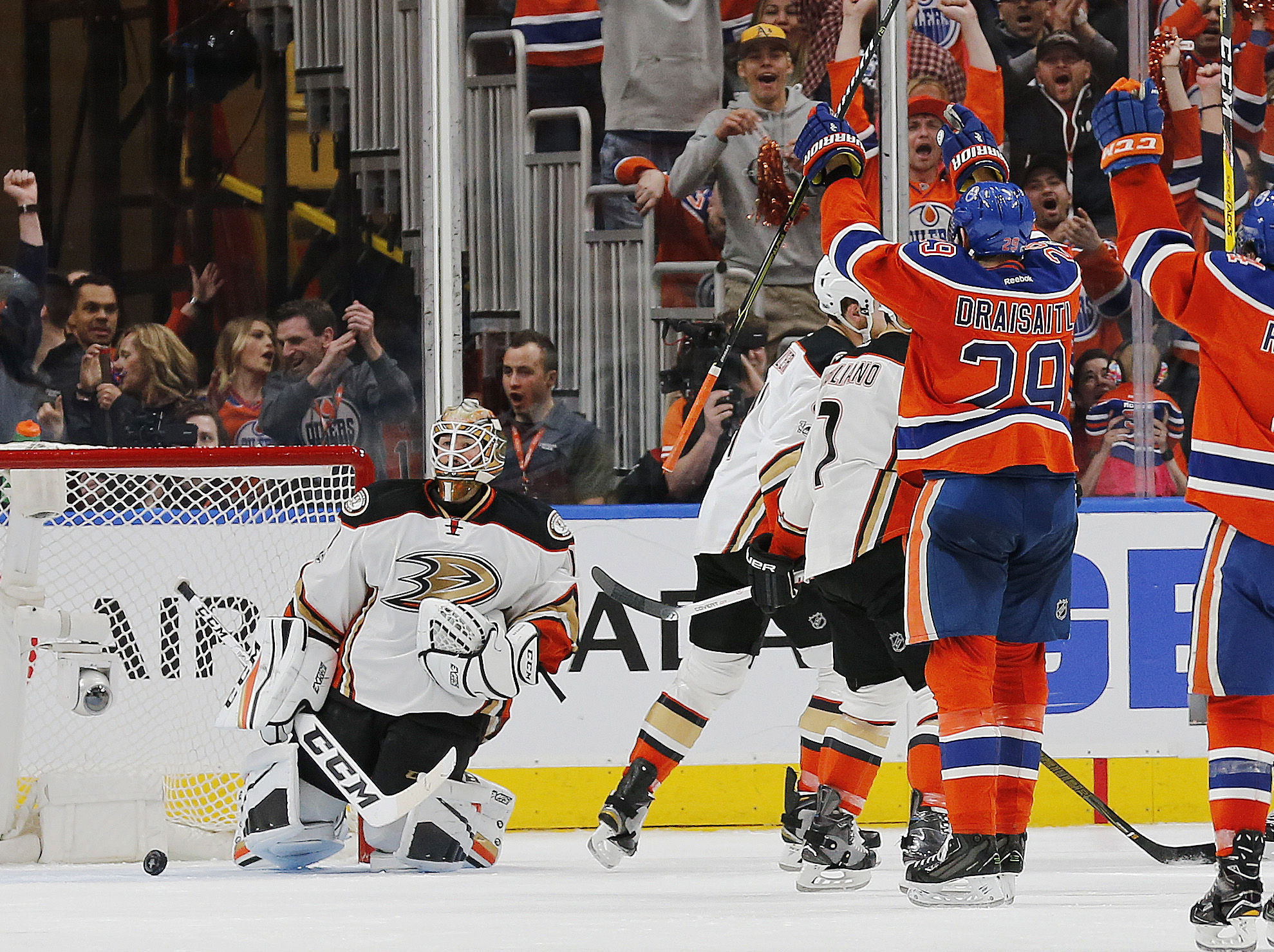 Leon Draisaitl records hat trick in Game 6 vs. Anaheim (Video)