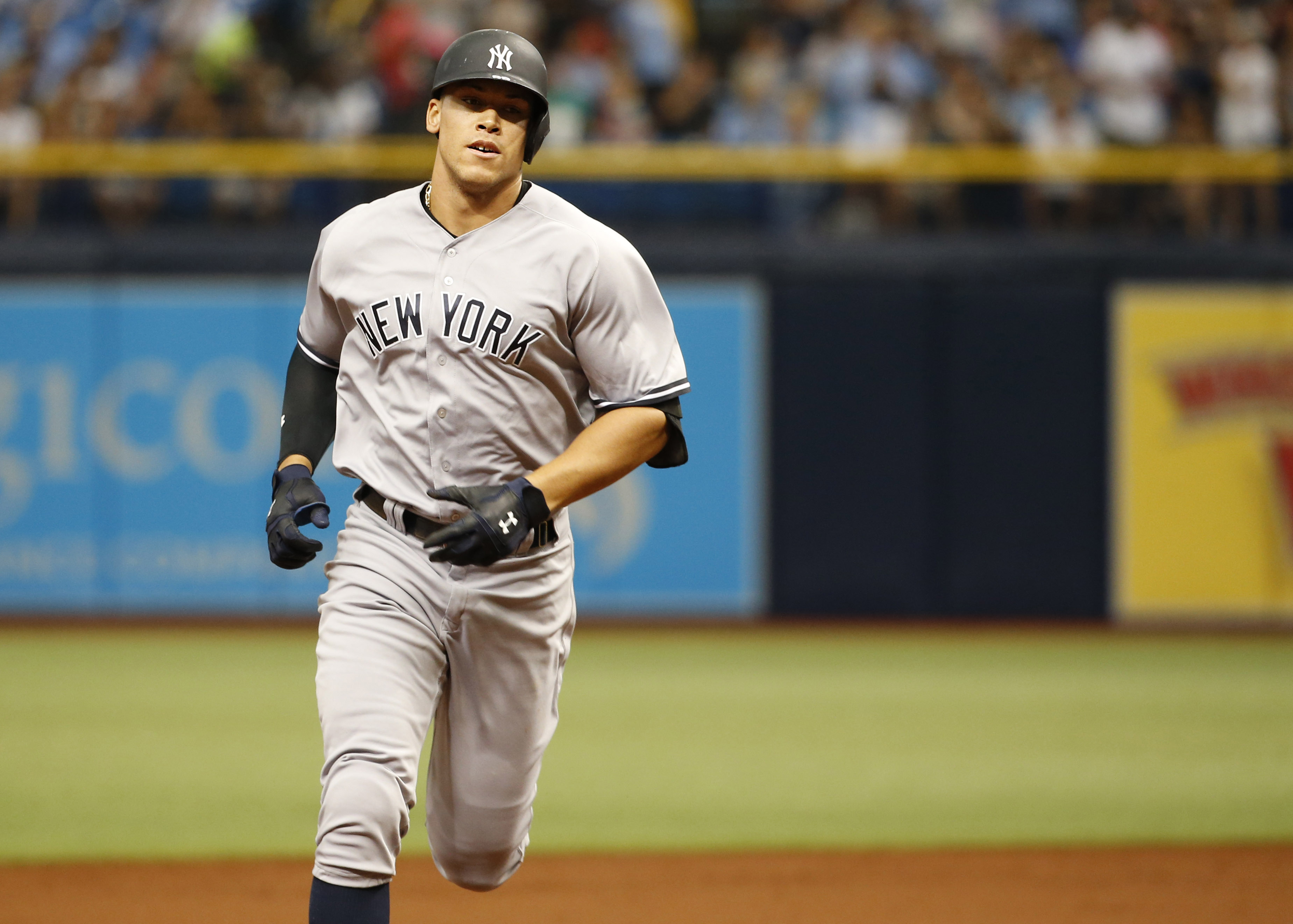 Aaron Judge pulls off an incredible catch for the Yankees (Video)