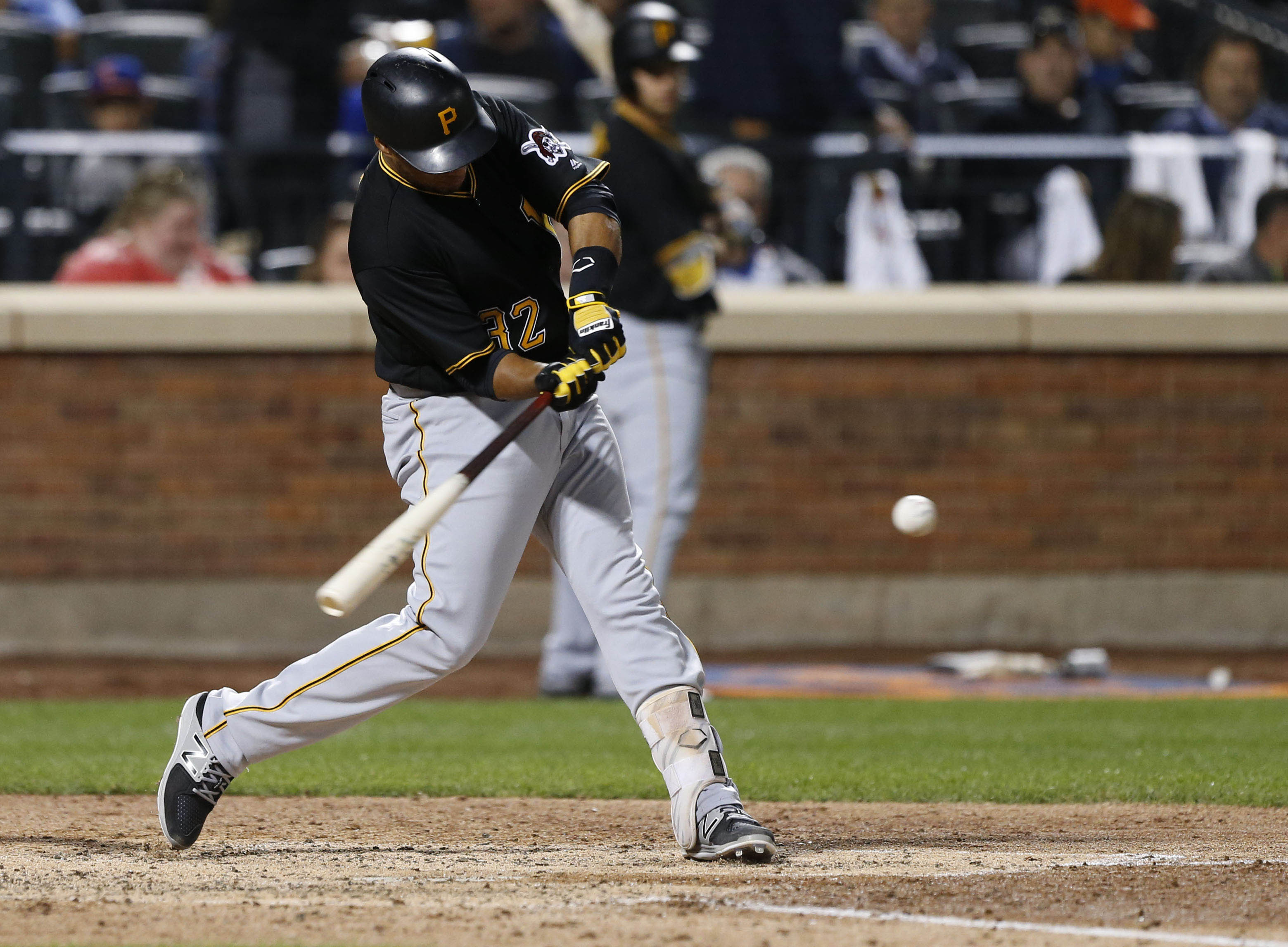 Pittsburgh Pirates Win Wild Series Opener Against The New York Mets