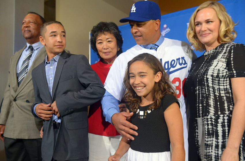 Dodgers: Manager Dave Roberts Father Passes Away