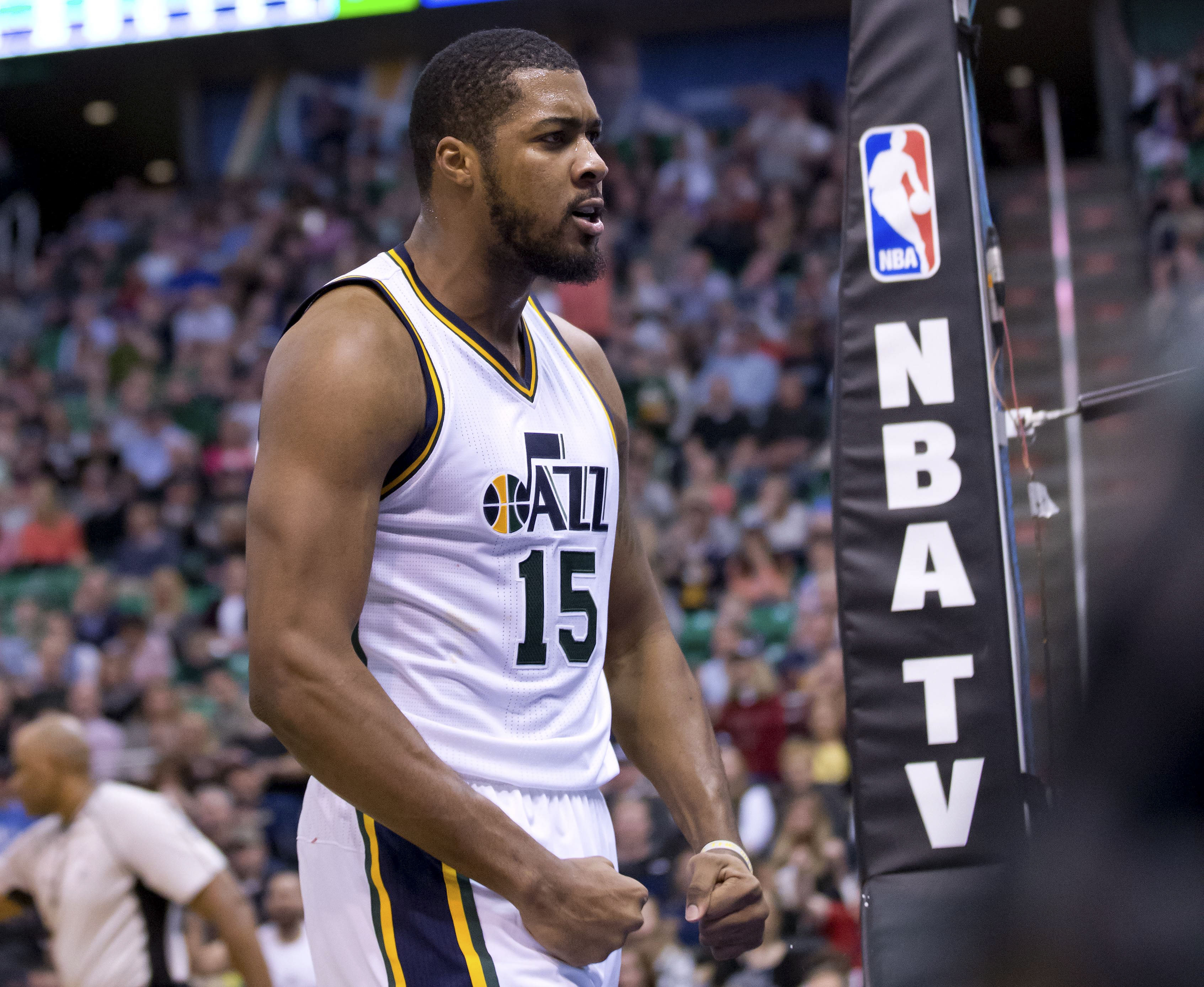 Utah Jazz: Derrick Favors resumes role as king of cryptic tweets