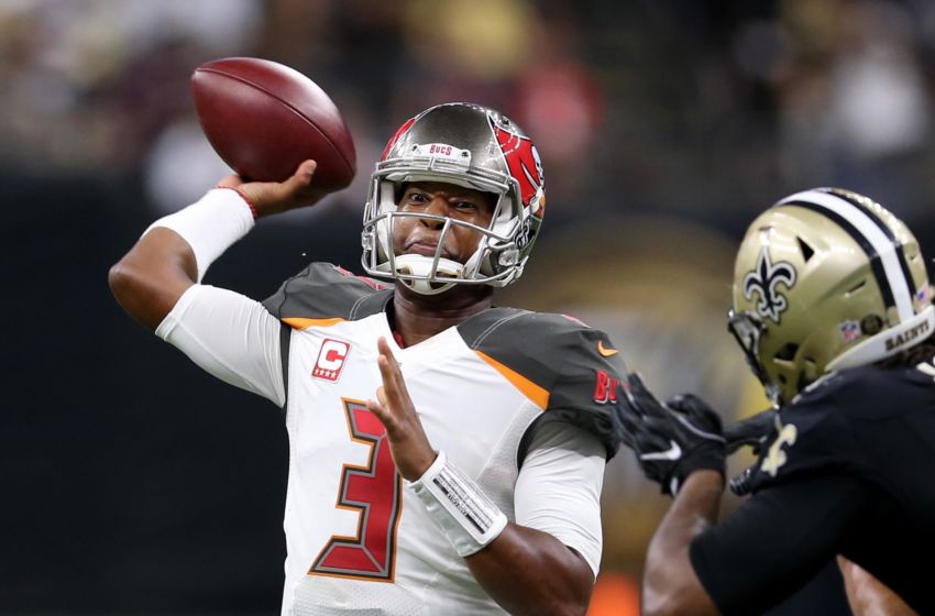 Buccaneers release Brad Johnson - Taipei Times