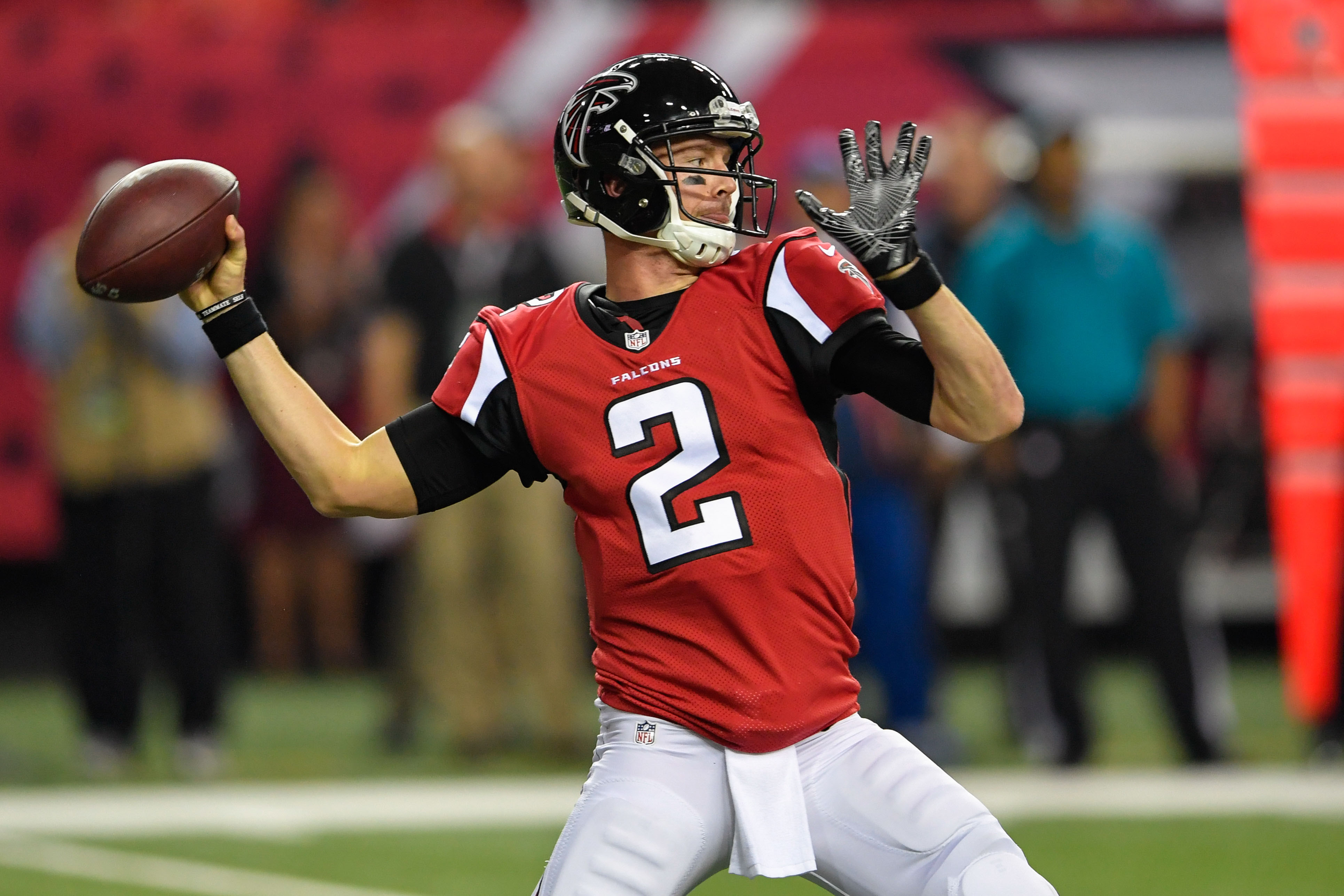 Майк спорт. Matt Ryan NFL. Matt Ryan Football. Atlanta Falcons Ryan. Спрингфилд фэлконс.