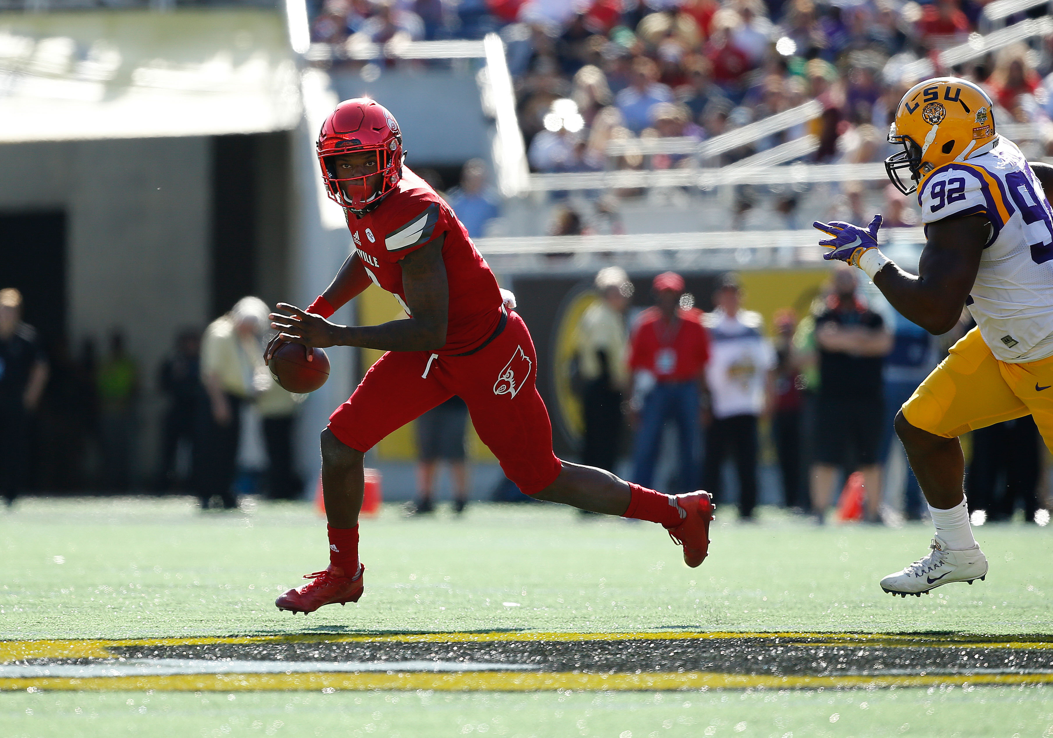 Former Louisville QB Lamar Jackson wins debut NFL start