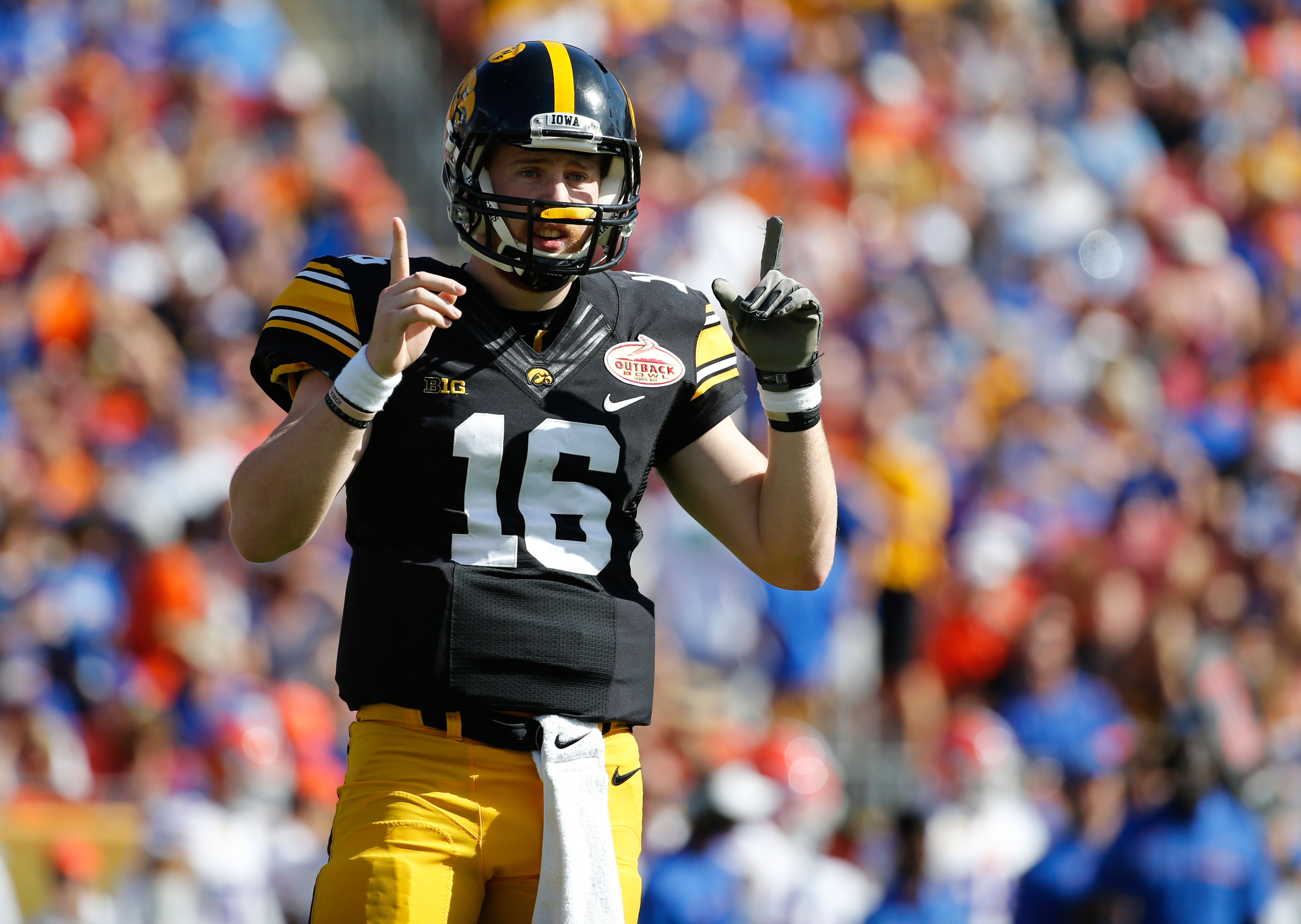 iowa-hawkeyes-have-a-big-time-qb-competition-on-their-hands-in-2017